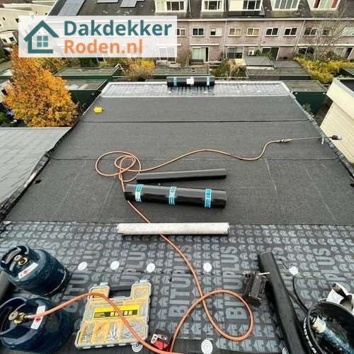 Plat dak Roden opnieuw leggen